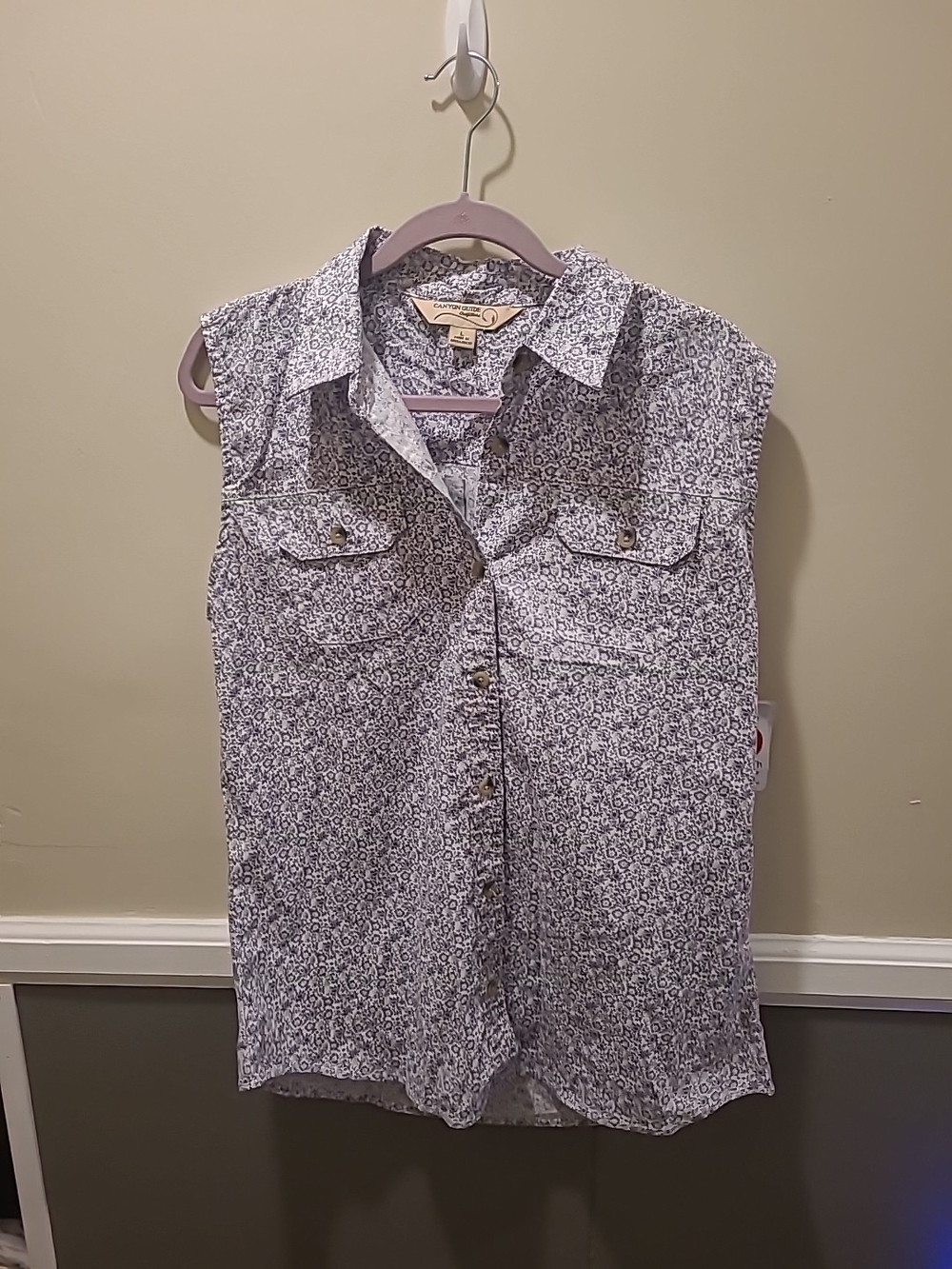 Canyon Guide Outfitters Women L Gray Floral Cotton Stretch Sleeveless Shirt NWT